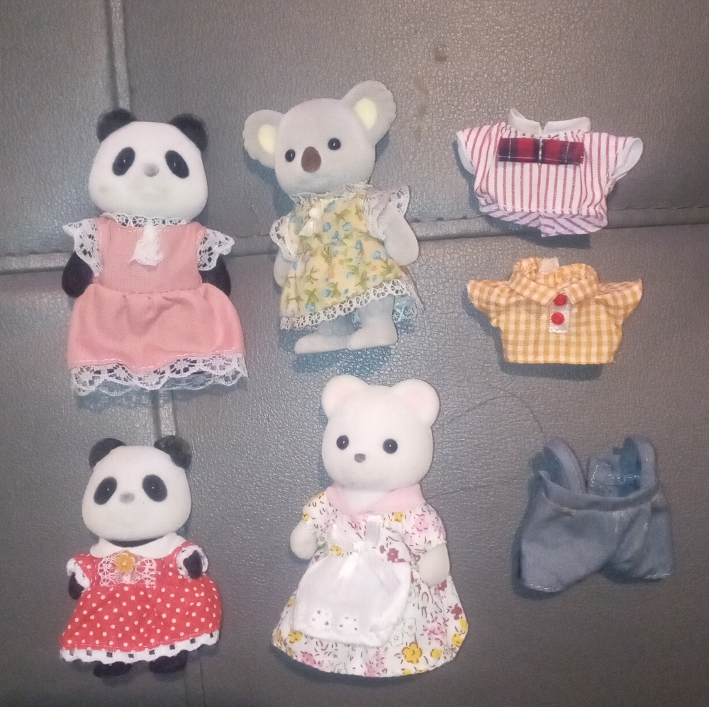 Calico critters dolls & clothes